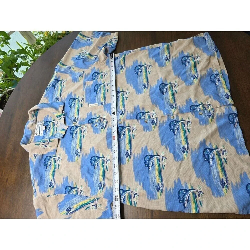 Columbia Men's Size Large Button Front‎ Hawaiian Sail Fish Boat Print Silk Shirt